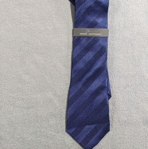 Marc Anthony neck tie blue‎ striped 100% silk